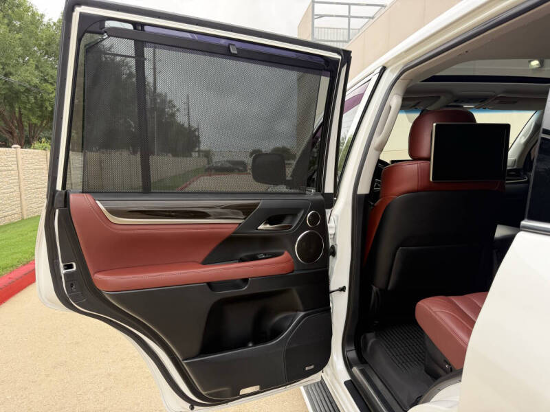 2017 Lexus LX 570