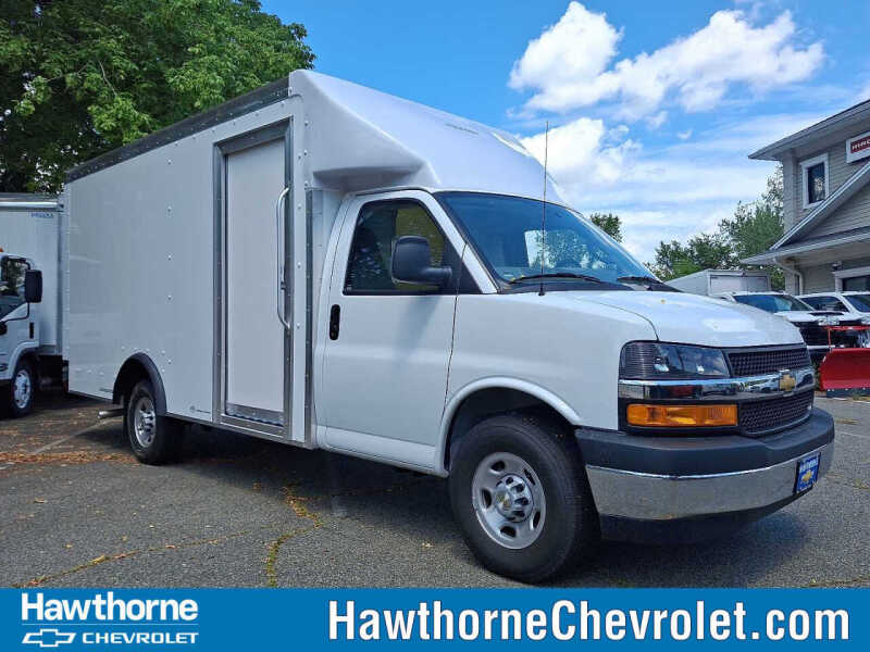 2025 Chevrolet Express 3500