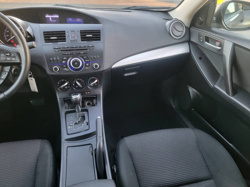 2012 Mazda MAZDA3 i Touring