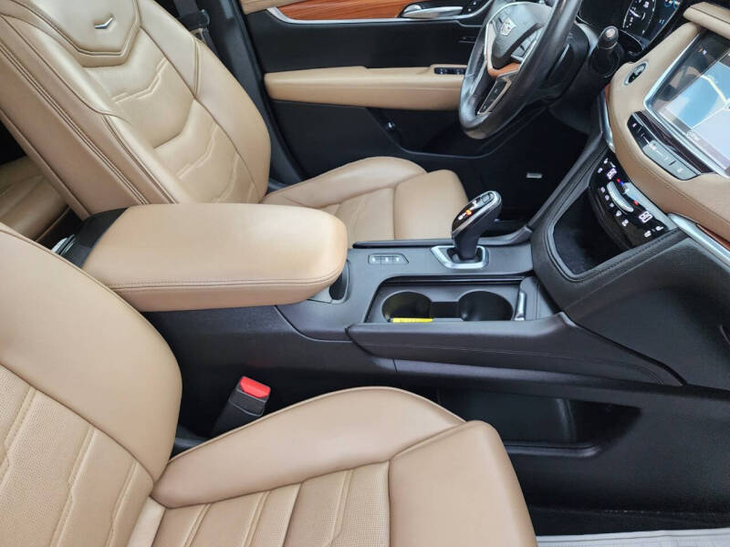 2017 Cadillac XT5 Platinum