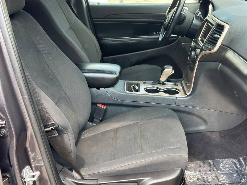 2017 Jeep Grand Cherokee Laredo