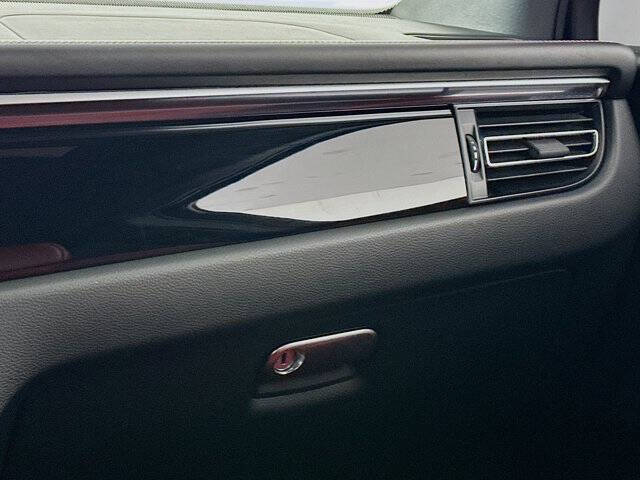 2023 Porsche Macan T