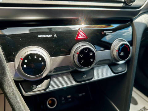 2019 Hyundai Elantra