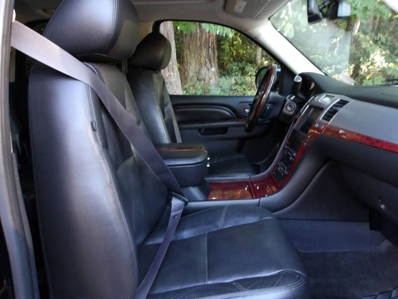 2011 Cadillac Escalade Luxury