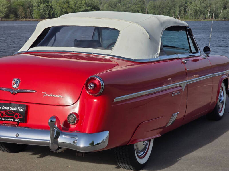 1954 Ford Crestline