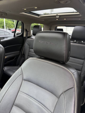 2017 GMC Acadia Denali