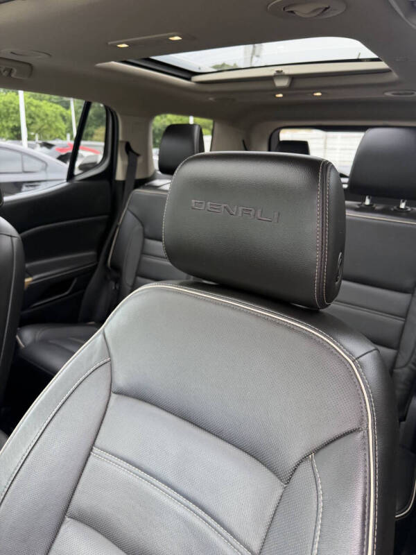 2017 GMC Acadia Denali