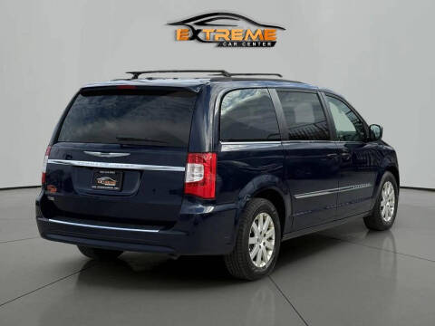 2016 Chrysler Town and Country Touring