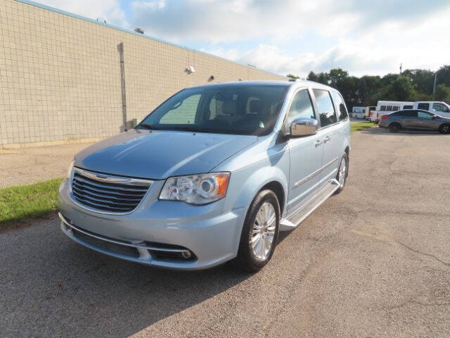 2013 Chrysler Town and Country Limited