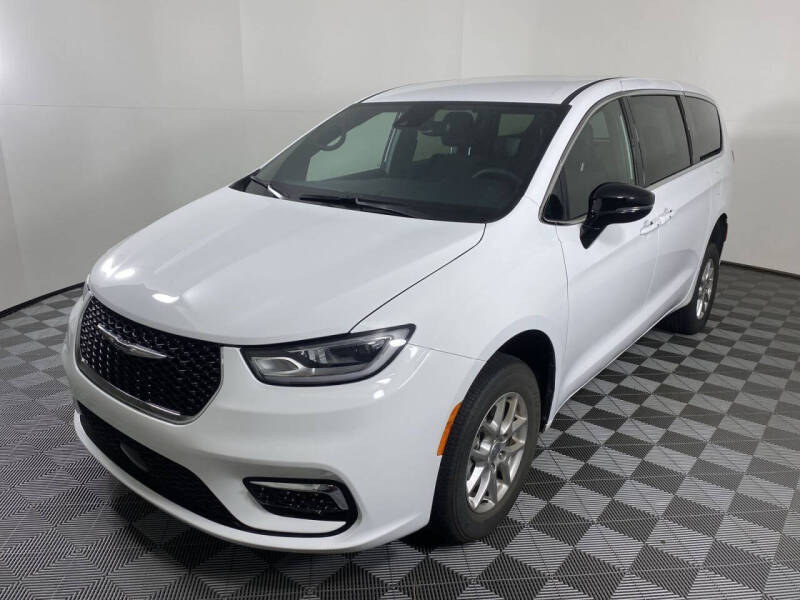 2024 Chrysler Pacifica Touring