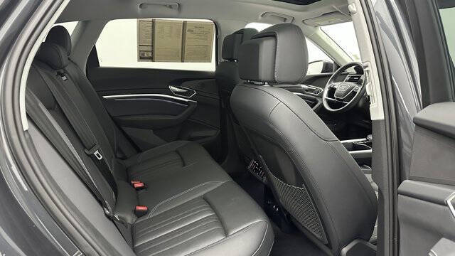 2024 Audi Q8 e-tron quattro Premium Plus