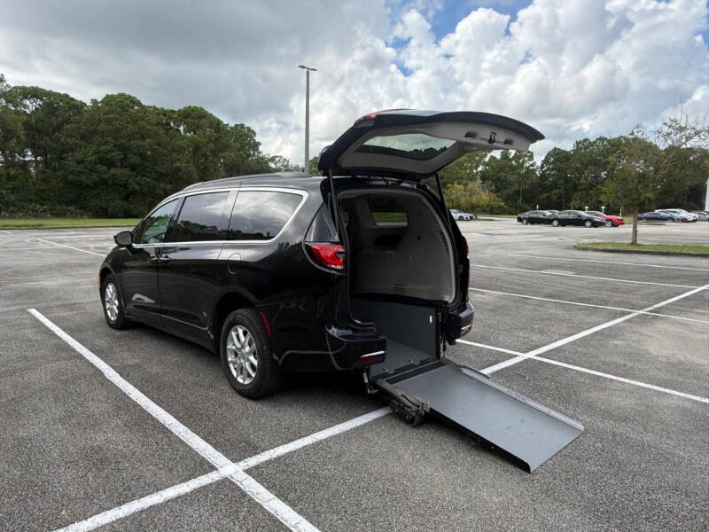 2022 Chrysler Pacifica Touring L