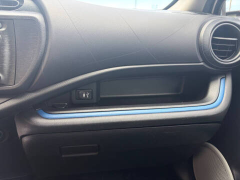 2013 Toyota Prius c Two