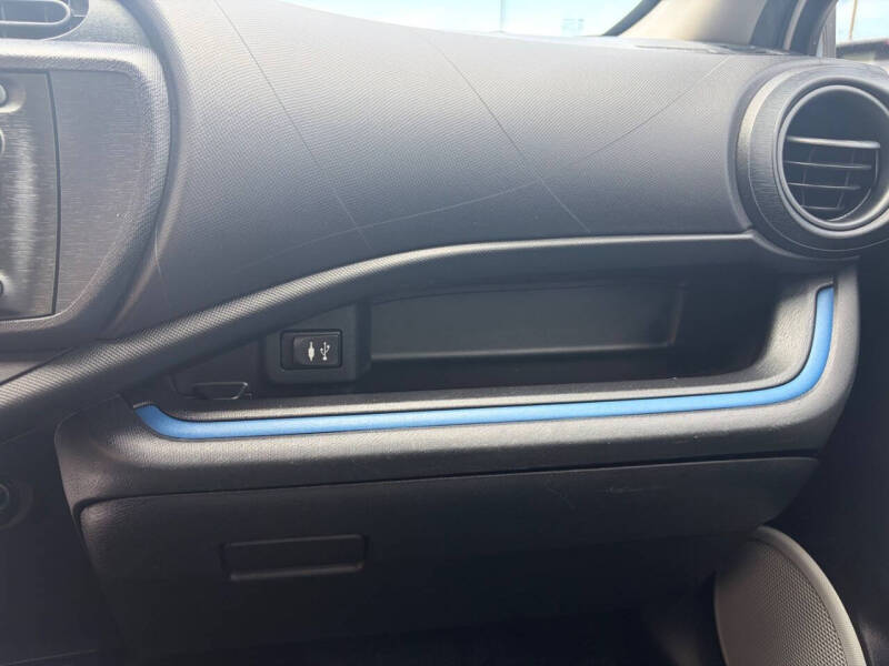 2013 Toyota Prius c Two