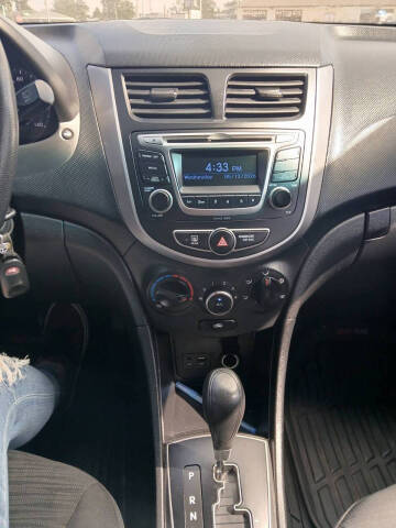 2017 Hyundai Accent SE