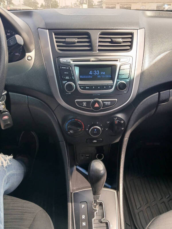 2017 Hyundai Accent SE