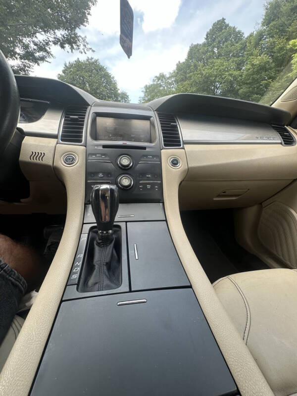 2015 Ford Taurus SEL