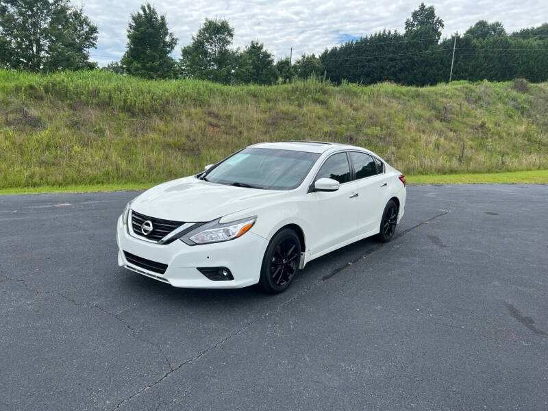 2016 Nissan Altima for sale at Shifting Gearz Auto Sales in Lenoir NC