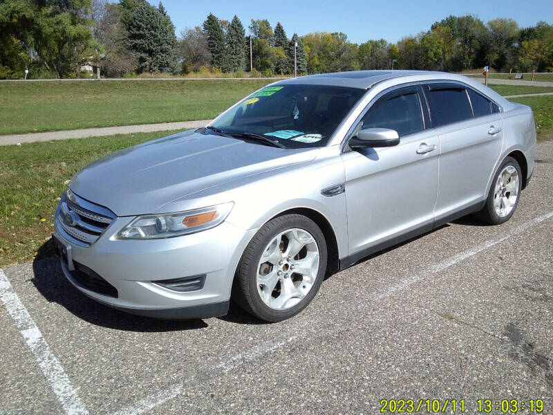 Ford Taurus's photo