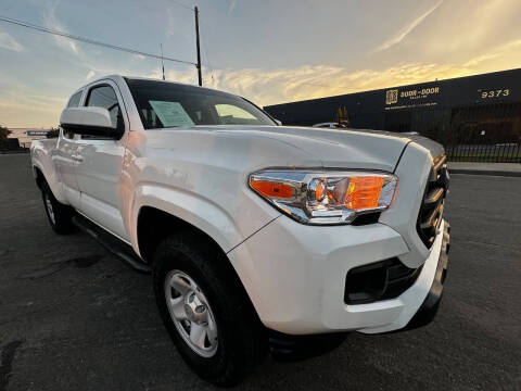 2017 Toyota Tacoma SR