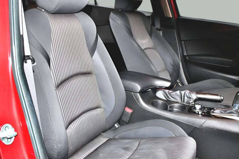 2016 Mazda MAZDA3 i Touring