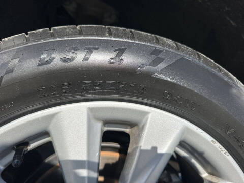 2025 Toyota Corolla Hatchback SE