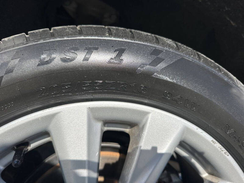 2025 Toyota Corolla Hatchback SE