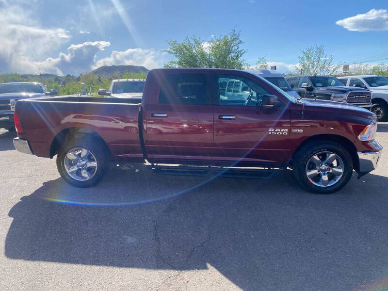 2017 RAM 1500 SLT