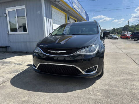2017 Chrysler Pacifica Touring-L