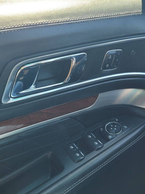 2017 Ford Explorer Platinum