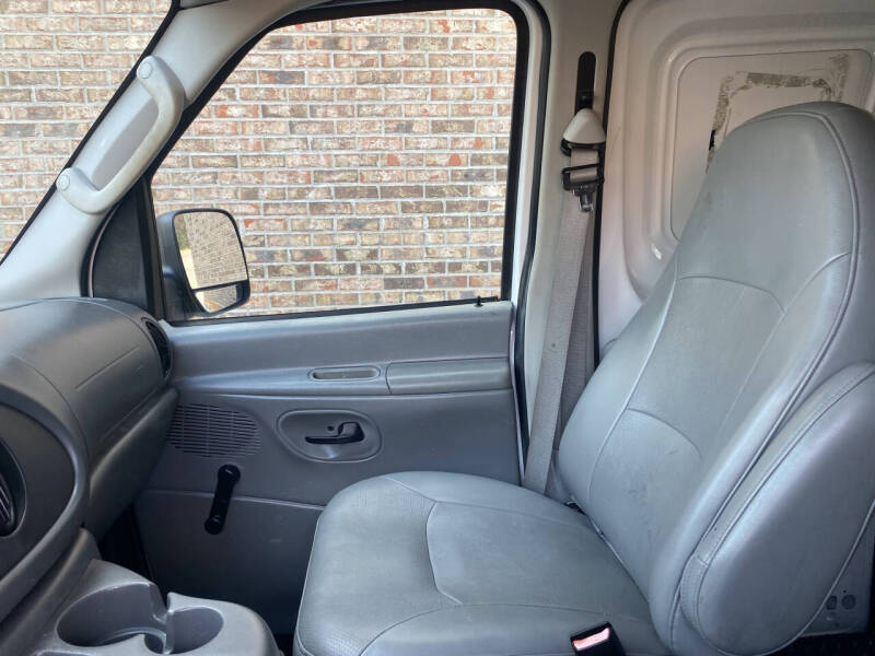 2005 Ford E-Series E-250