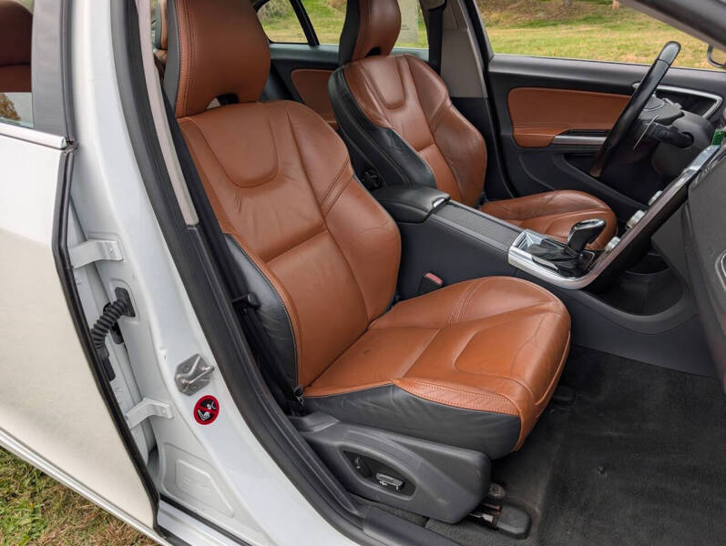 2015 Volvo S60 T6 Drive-E Platinum