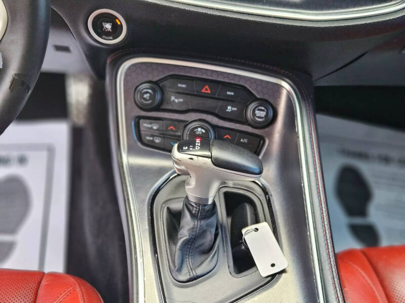 2015 Dodge Challenger SXT Plus