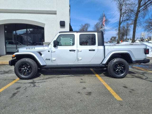 2022 Jeep Gladiator Willys
