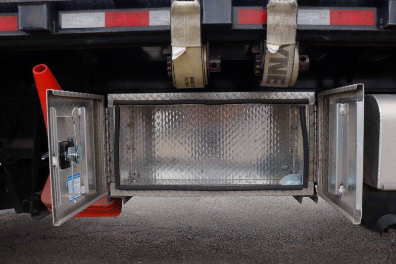 2020 Peterbilt 348