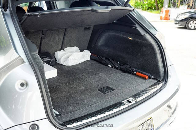 2024 Bentley Bentayga EWB Azure V8