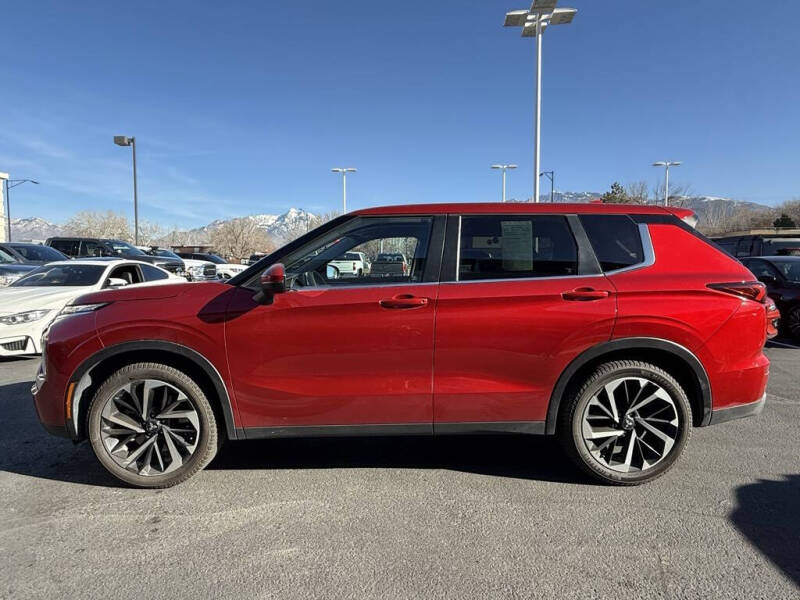 2022 Mitsubishi Outlander ES