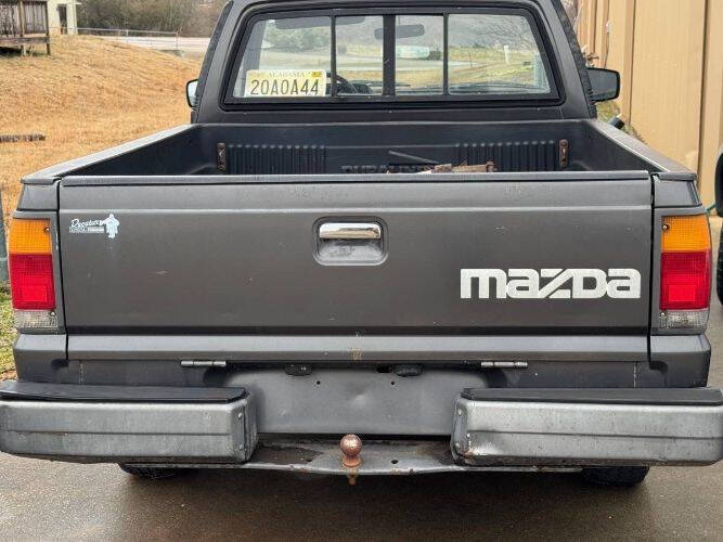 1988 Mazda B2200