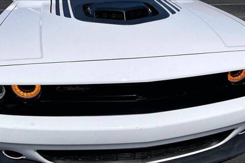 2017 Dodge Challenger 392 HEMI Scat Pack Shaker