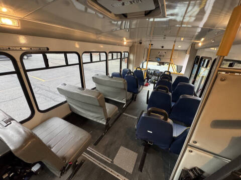 2010 Ford E-Series E-450 SD