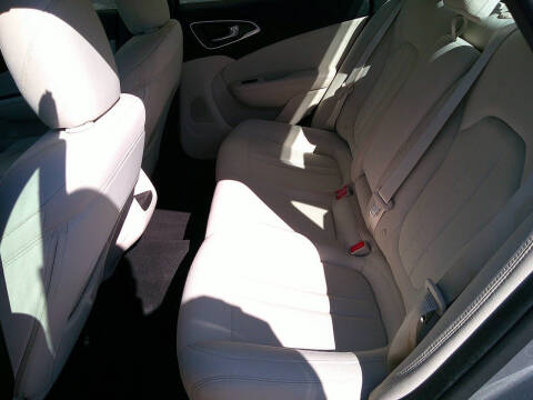 2016 Chrysler 200 Limited