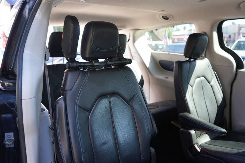 2021 Chrysler Pacifica Touring L