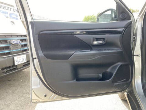 2020 Mitsubishi Outlander ES