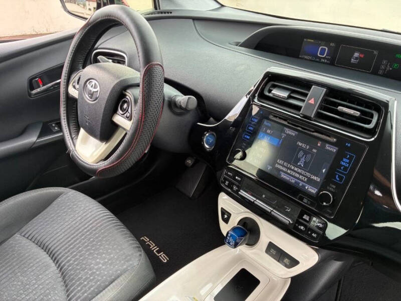 2016 Toyota Prius Three