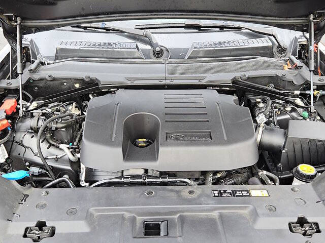 2023 Land Rover Defender 130 X-Dynamic SE