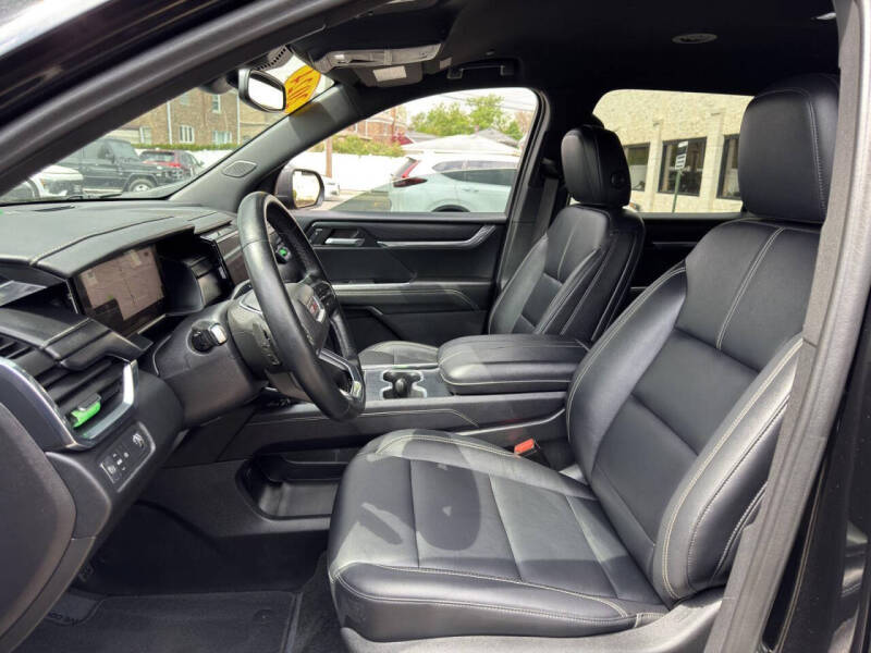 2024 GMC Acadia Elevation