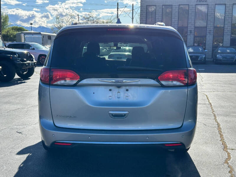 2018 Chrysler Pacifica Touring L