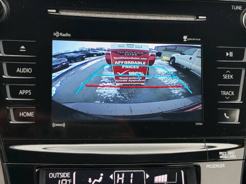 2017 Toyota Prius v Five