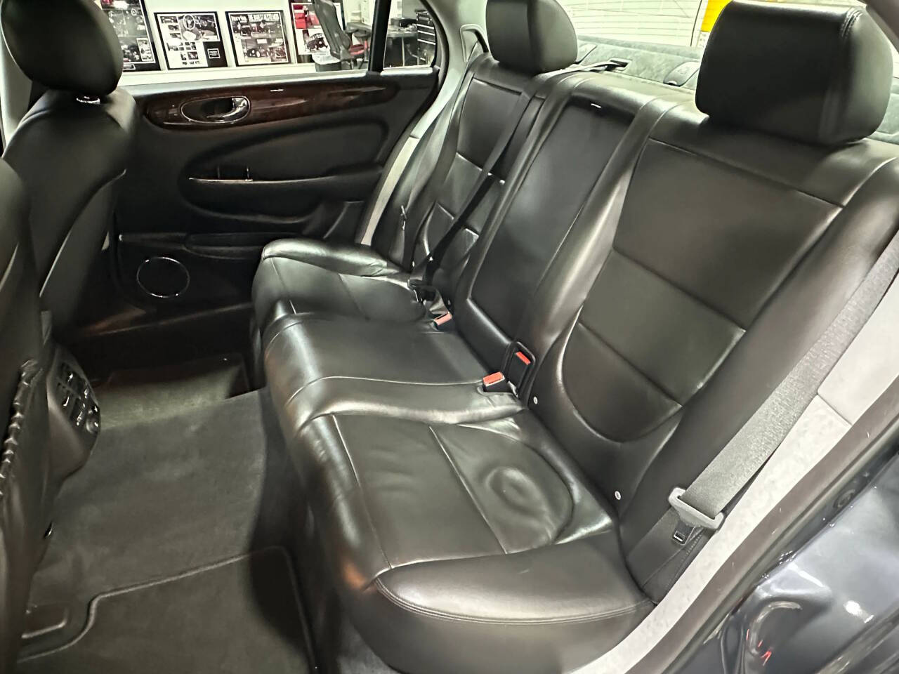2005 Jaguar XJ-Series 56