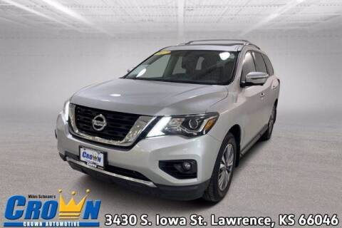 2017 Nissan Pathfinder for sale at Crown Automotive of Lawrence Kansas in Lawrence KS